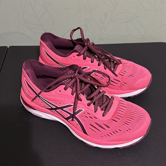 Women’s ASICS running shoes size 9.5 - Picture 4 of 6